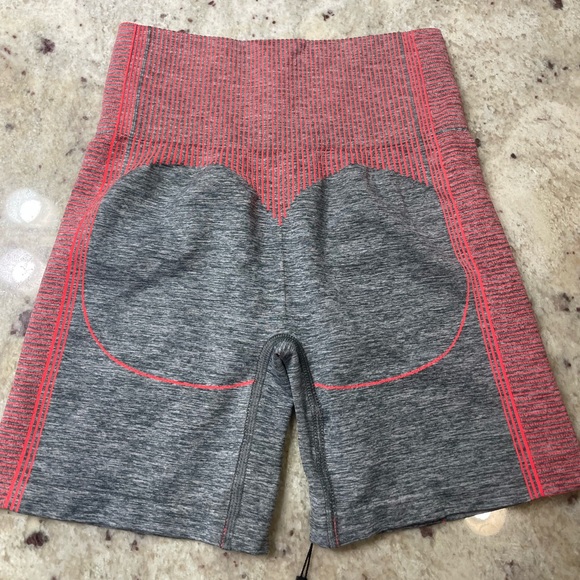 Gymshark Hyper Amplify Shorts - Picture 3 of 4